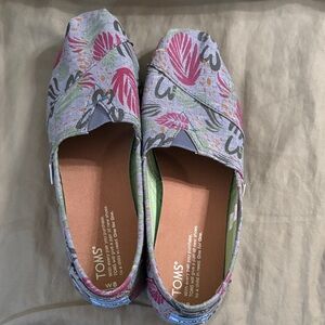 TOMS Women's Tropical Print Canvas Flats - Gray and Pink